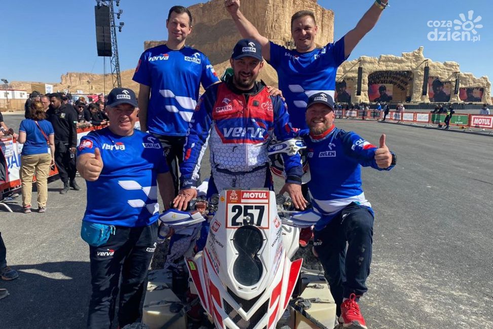 Dojechał do celu! Kamil Wiśniewski na mecie Rajdu Dakar