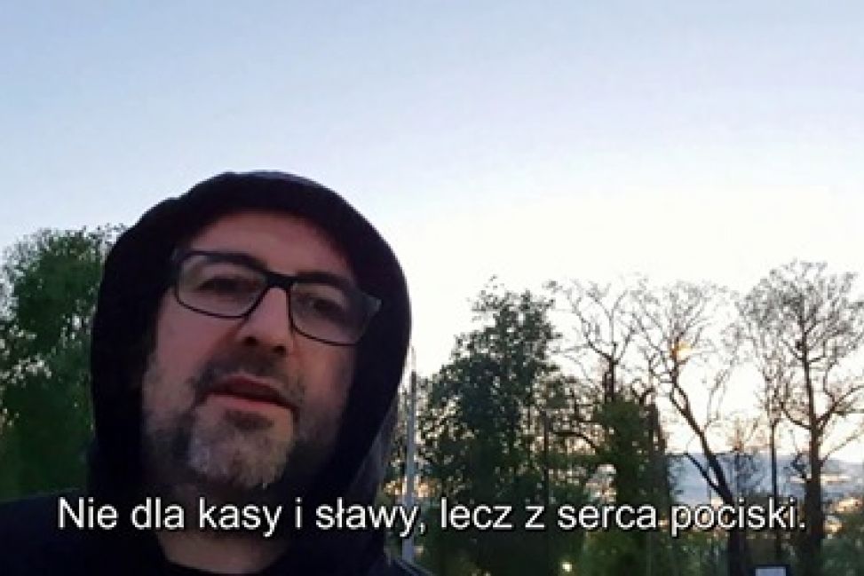 "Dajcie spokój z polityką, gdy medycy toczą boje" - rapuje starosta przasnyski Krzysztof Bieńkowski (wideo)