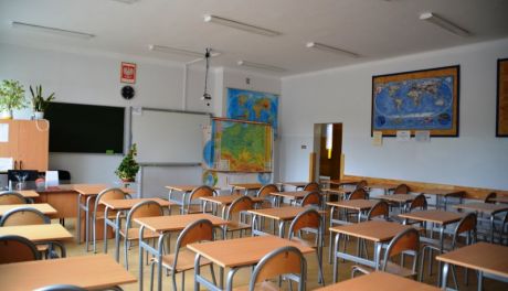 Ratusz potwierdza: Dzieci wracają do szkół, grupy do 12 osób