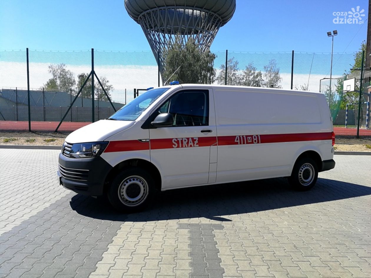 Nowy samochód dla ciechanowskich strażaków (zdjęcia)