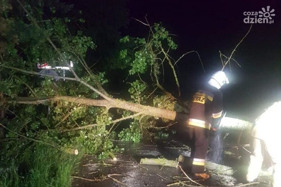 Burzliwa noc ciechanowskich strażaków