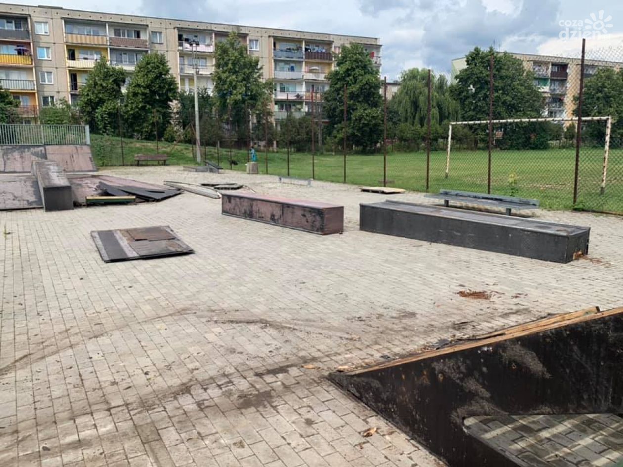 Rozpoczęła się modernizacja przasnyskiego skateparku (zdjęcia)