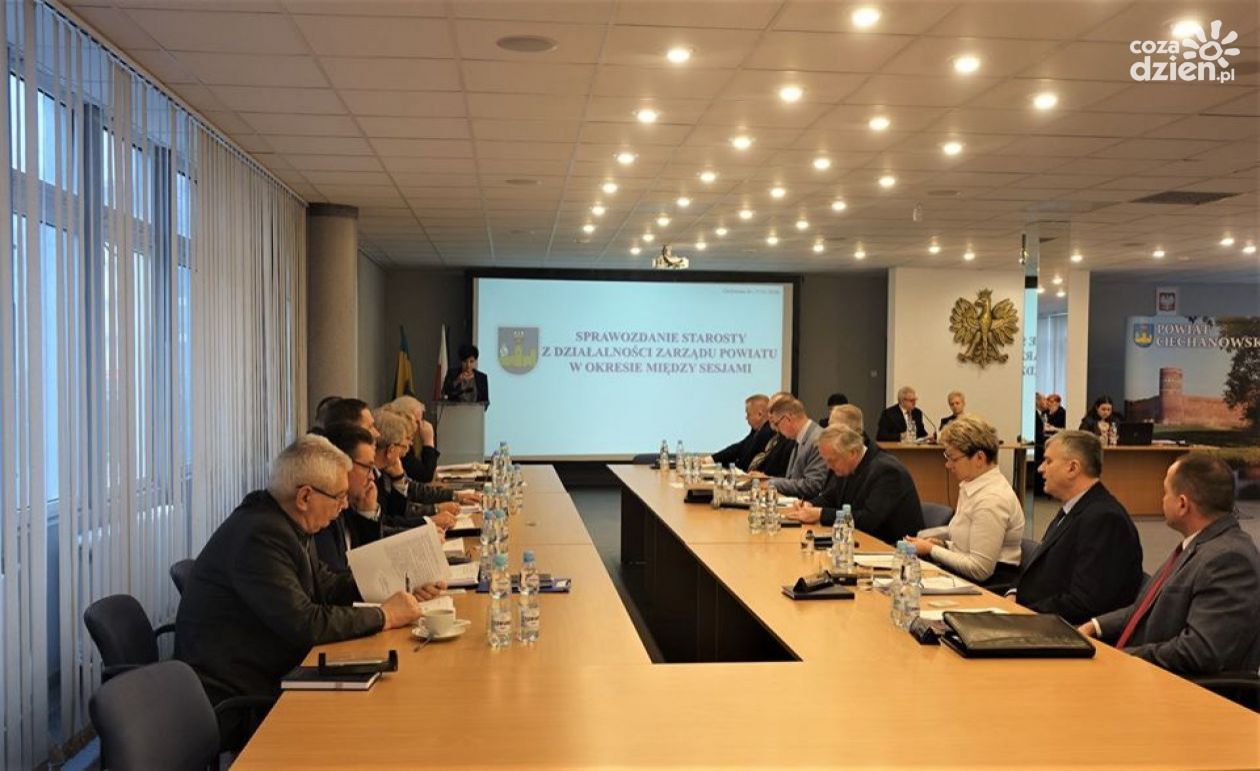 Radni powiatu ciechanowskiego będą obradować na nadzwyczajnej sesji