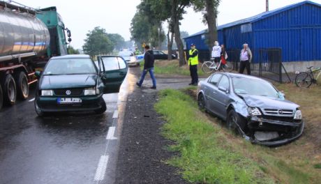 Zderzenie dwóch osobówek pod Płońskiem