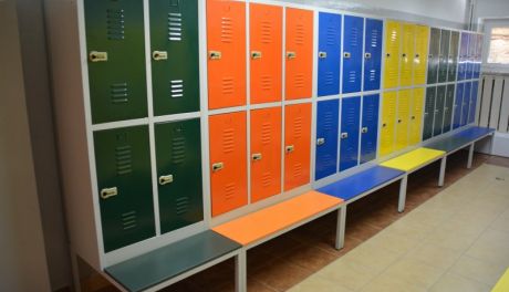 Prawie 1000 nowych szafek dla uczniów ciechanowskiej szkoły