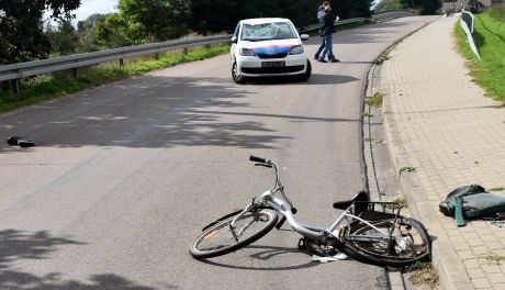 Rowerzysta potrącony na przejściu dla pieszych