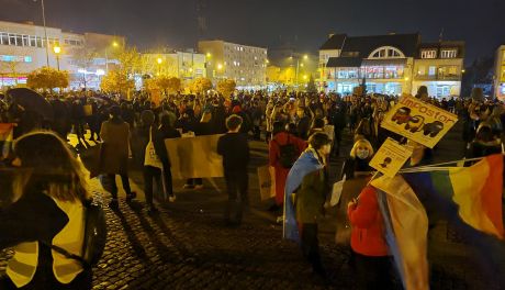 Strajk Kobiet przeszedł ulicami Ciechanowa. Szacunkowo wzięło w nim udział ok. 2 tysiące mieszkańców