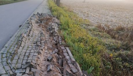 Zniszczony chodnik w Bądkowie. Sprawą zajmie się policja!