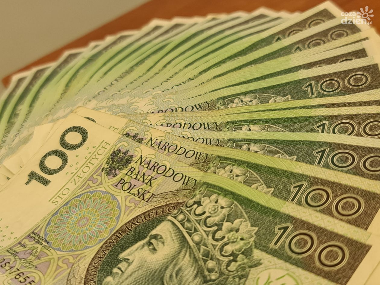 Kasjerka z sochocińskiego banku zdefraudowała ponad 300 tys. złotych