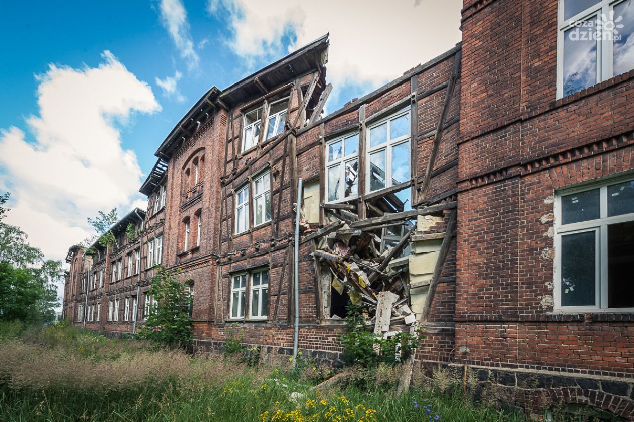 Dlaczego budynek po KL Soldau w Działdowie uległ całkowitej dewastacji? Znamy raport NIK