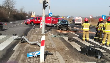 Z ostatniej chwili! Poważny wypadek na krajowej siódemce (akt.)