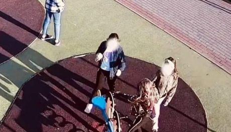 Przasnysz. Plac zabaw na boisku Wembley zdewastowany!