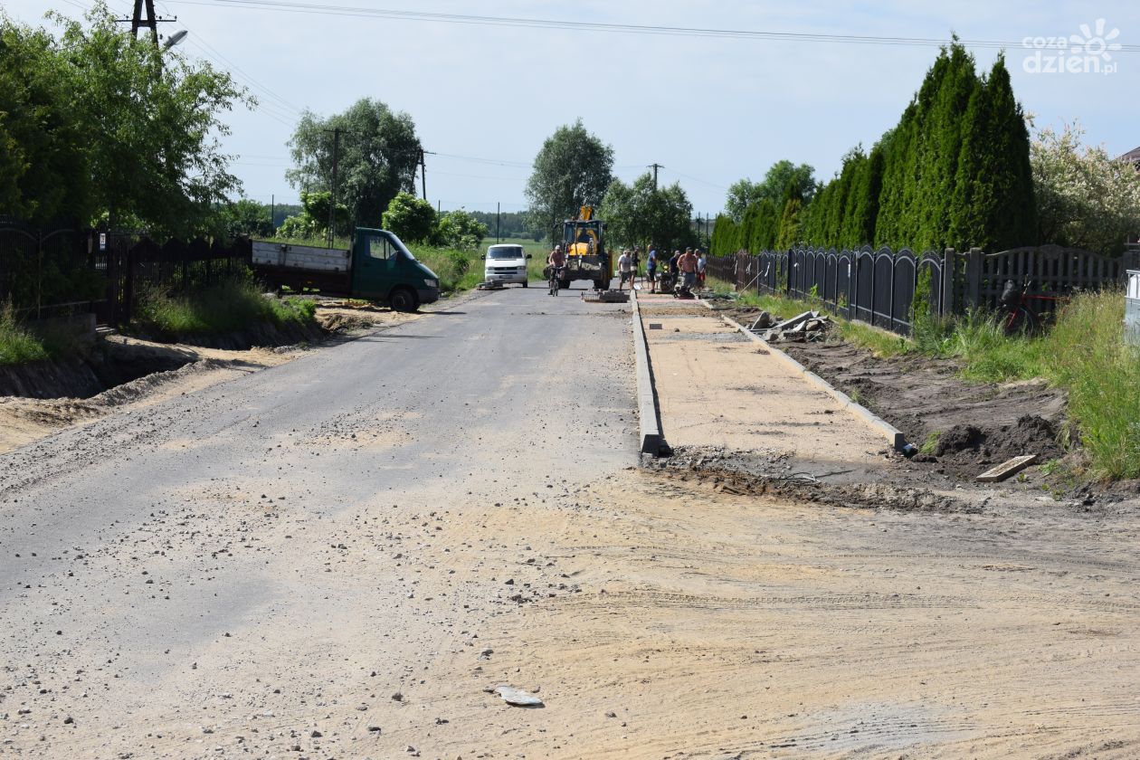 I etap przebudowy drogi w Rykaczewie na finiszu