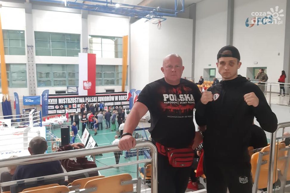 Sukces pięściarza z Regimina, Szymon Dobrzeniecki na podium mistrzostw Polski