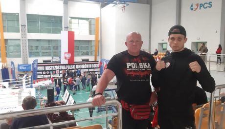 Sukces pięściarza z Regimina, Szymon Dobrzeniecki na podium mistrzostw Polski