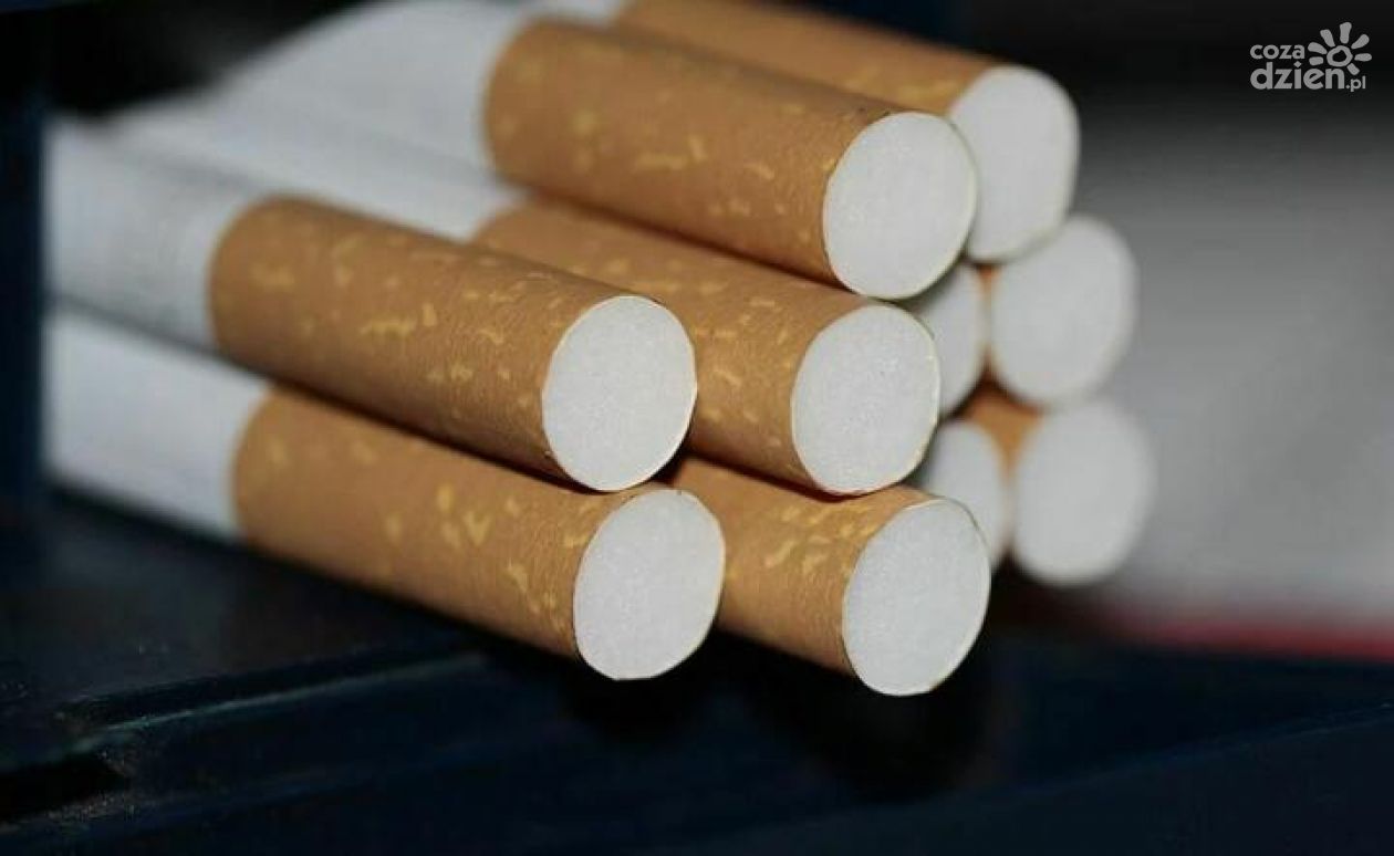 Przasnyszanin z kontrabandą na 50-tce, przewoził nielegalne papierosy warte blisko 800 tys. zł