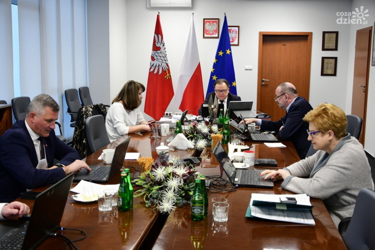 Radni województwa przeciwni wyjściu Polski z Unii Europejskiej