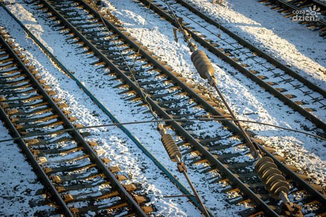 Tragedia na przejeździe kolejowym w Płońsku, nie żyje 50-letnia kobieta