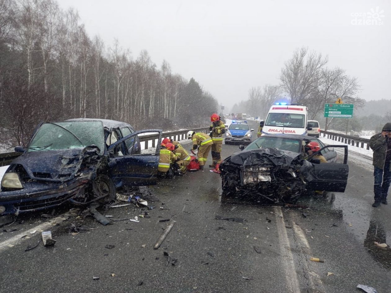 Zderzenie trzech osobówek pod Mławą