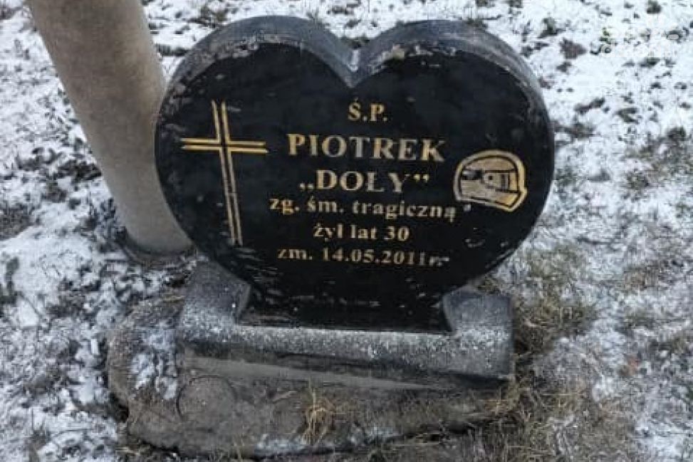 W Ciechanowie zdewastowano tablicę pamięci?!