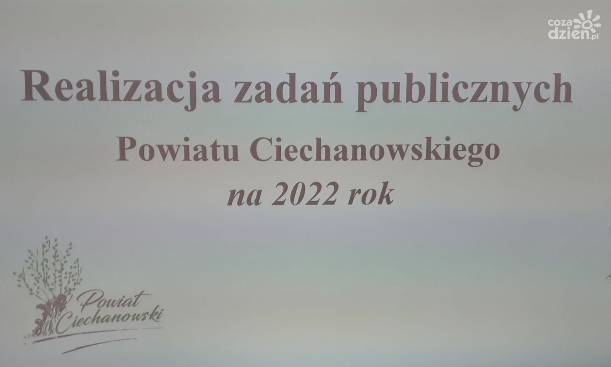 Organizacje pożytku publicznego odbierają dofinansowanie zadań publicznych w powiecie ciechanowskim na 2022 rok