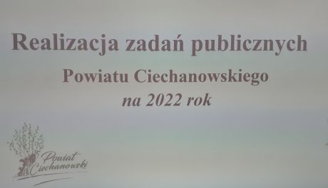 Organizacje pożytku publicznego odbierają dofinansowanie zadań publicznych w powiecie ciechanowskim na 2022 rok