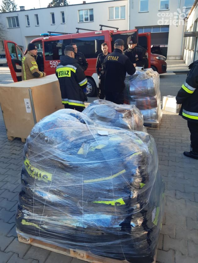 Podzielili się czym tylko mogli. Strażacy z regionu zebrali sprzęt pożarniczy dla ukraińskich kolegów