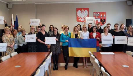 Zbiórkę dla ukraińskich kobiet i ich dzieci zorganizowano w Starostwie Powiatowym w Płońsku