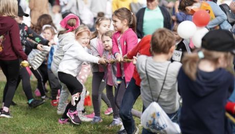 Piknik sportowo-rekreacyjny w Parku Miejskim Jeziorko