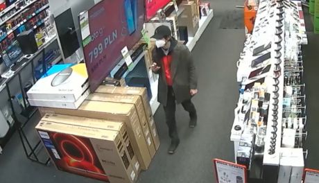 Postać złodzieja w sklepie RTV uchwyciły kamery monitoringu. Być może ktoś go rozpozna