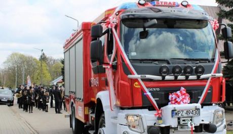 Ochotnicza Straż Pożarna w Lesznie ma nowy wóz strażacki