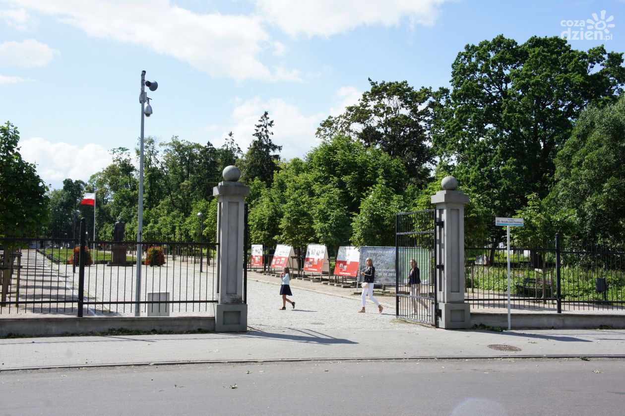 Ogrodzenie parku stanie się wystawą