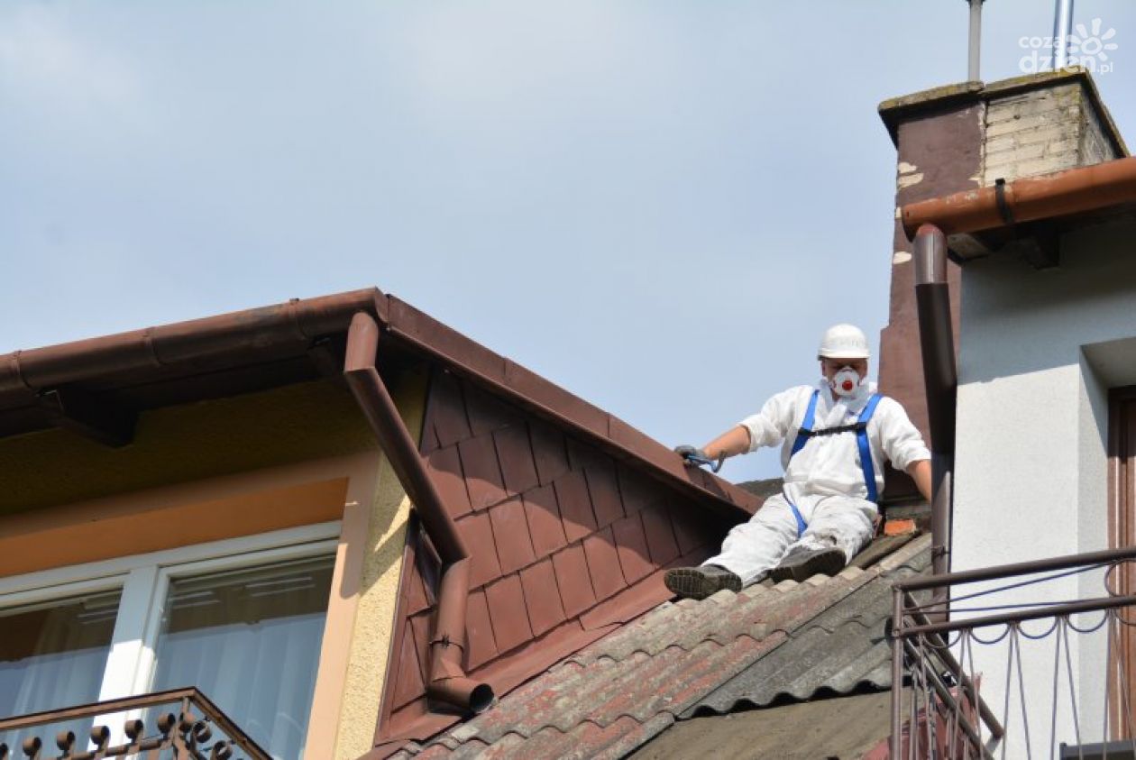 Miasto pomoże usunąć azbest z dachów