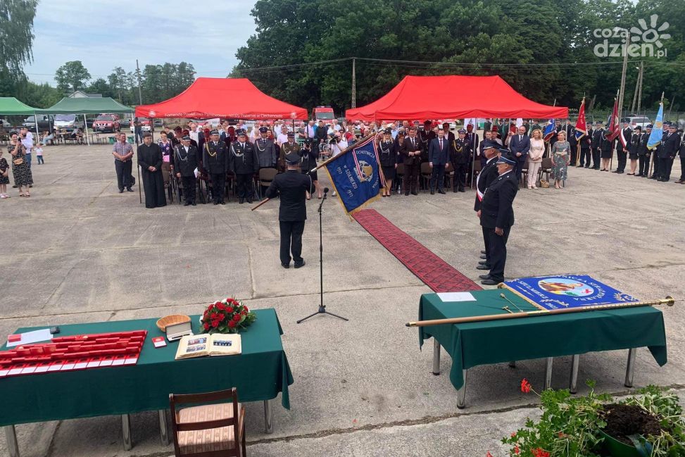 Uroczystości związane z fundowaniem sztandaru są wyjątkowe. W Szulmierzu, 18 czerwca odnowiono sztandar jednostki OSP