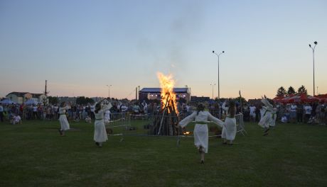 Tradycji stało się zadość. W Glinojecku odbył się tradycyjny festyn pn. "Wianki." Przypomina o "Nocy Kupały" lub jak kto woli "Nocy Świętojańskiej" 