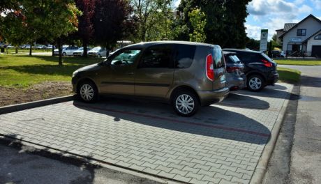 Więcej miejsc parkingowych na Reutta. Ratusz: To rekompensata za utracone miejsca na Szwanke