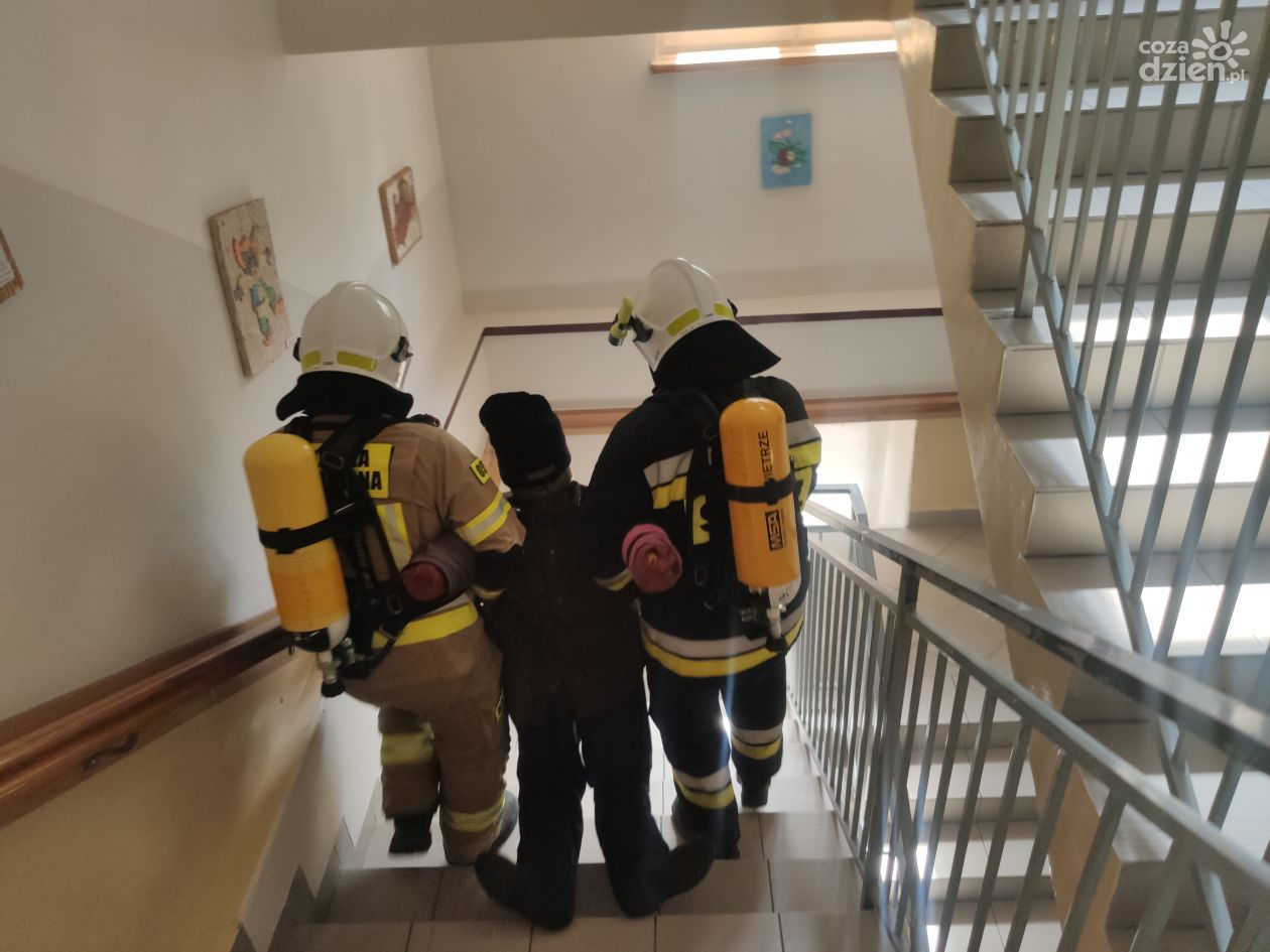 Ewakuację pensjonariuszy i poszukiwania zaginionego trenowali strażacy z powiatu mławskiego