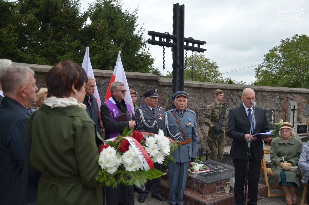 Światowy Dzień Sybiraka i przysięga wojskowa w Mławie 
