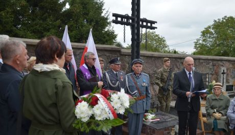 Światowy Dzień Sybiraka i przysięga wojskowa w Mławie 
