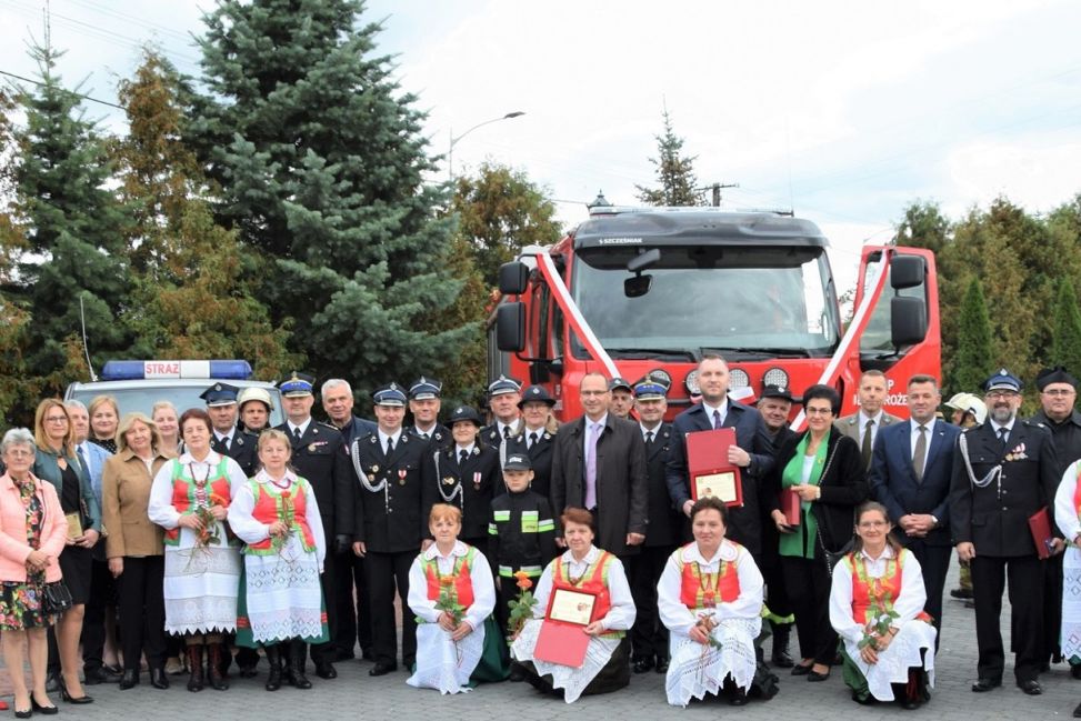 Dwie jednostki OSP z powiatu przasnyskiego mają nowy samochody