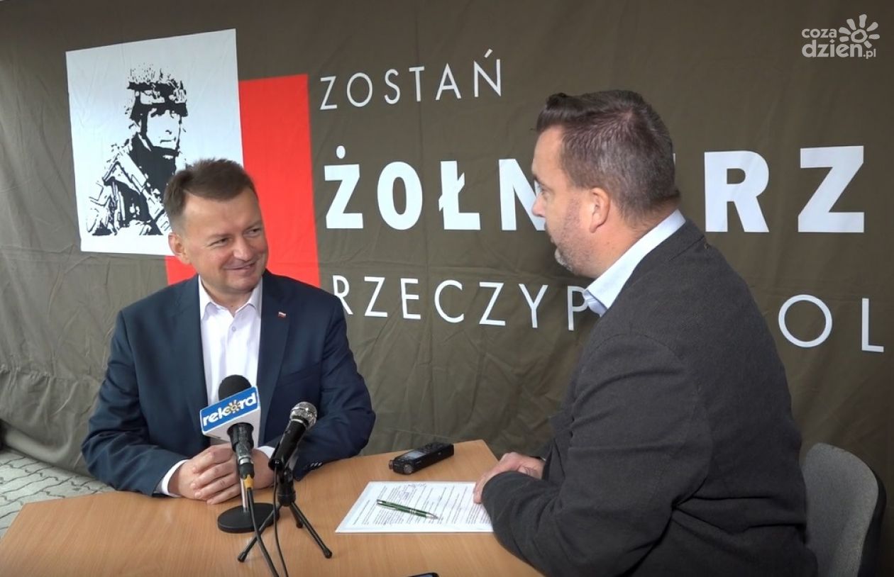 Mariusz Błaszczak - wicepremier, Minister Obrony Narodowej udzielił wywiadu Radiu Rekord Mazowsze podczas wizyty w Ciechanowie
