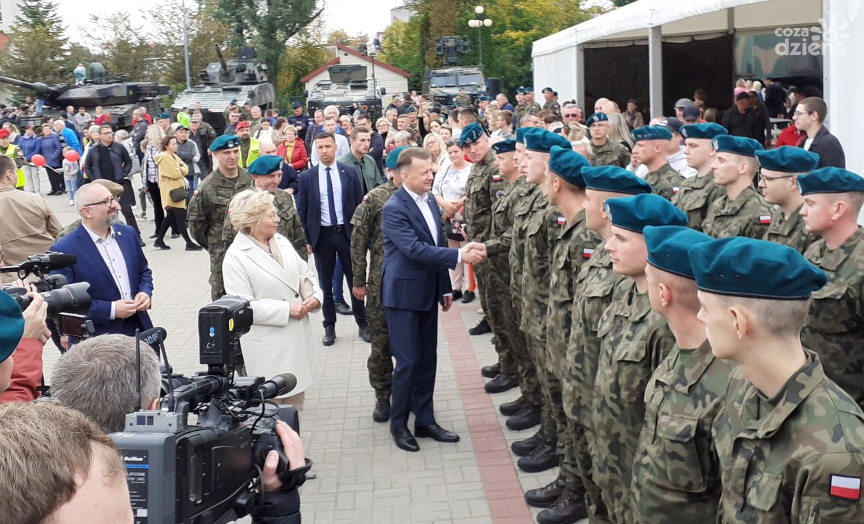 Kandydaci do służby wojskowej zgłaszali się nawet podczas pikniku militarnego w Ciechanowie