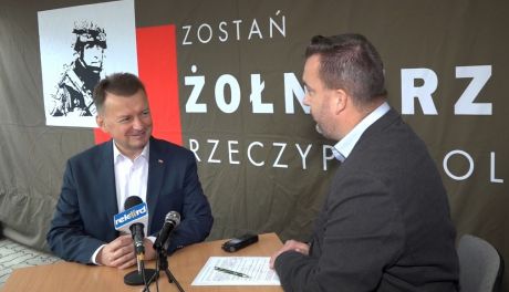 Mariusz Błaszczak - wicepremier, Minister Obrony Narodowej udzielił wywiadu Radiu Rekord Mazowsze podczas wizyty w Ciechanowie