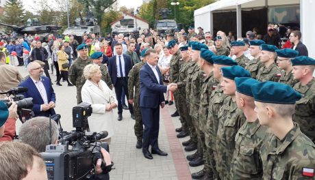 Kandydaci do służby wojskowej zgłaszali się nawet podczas pikniku militarnego w Ciechanowie