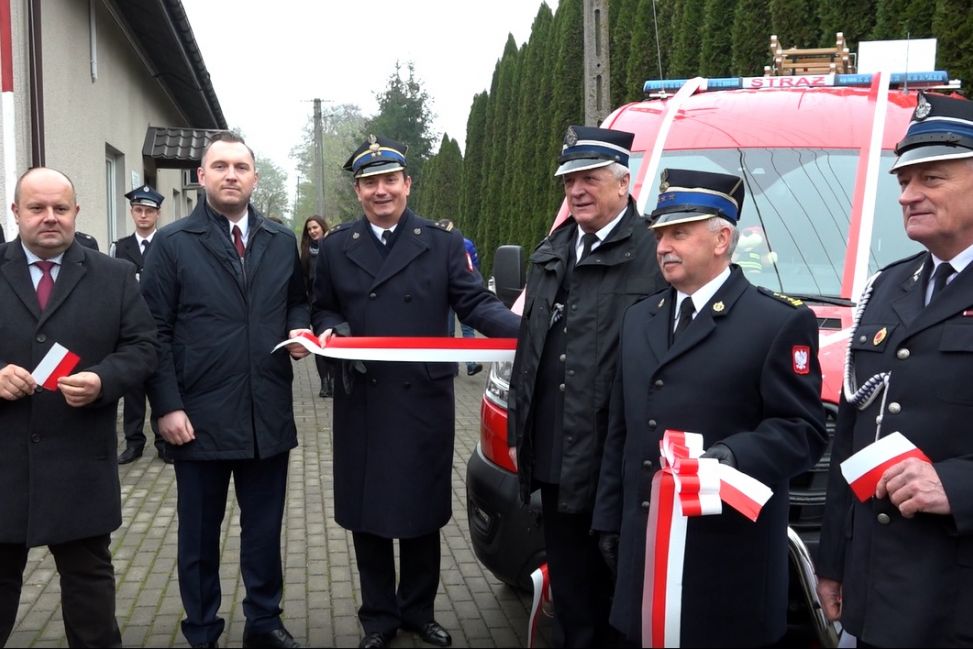 Będzie wykorzystywany na kilka sposobów. OSP Modła otrzymała nowy, lekki, bojowy wóz strażacki 