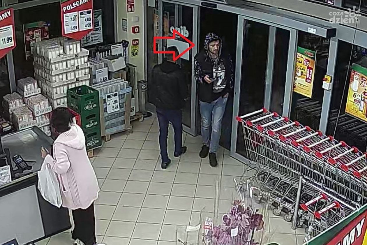 Są nagrania, są zdjęcia, pozostaje namierzyć podejrzanych. Dwóch mężczyzn miało kraść w sklepach na terenie sklepu w Mławie