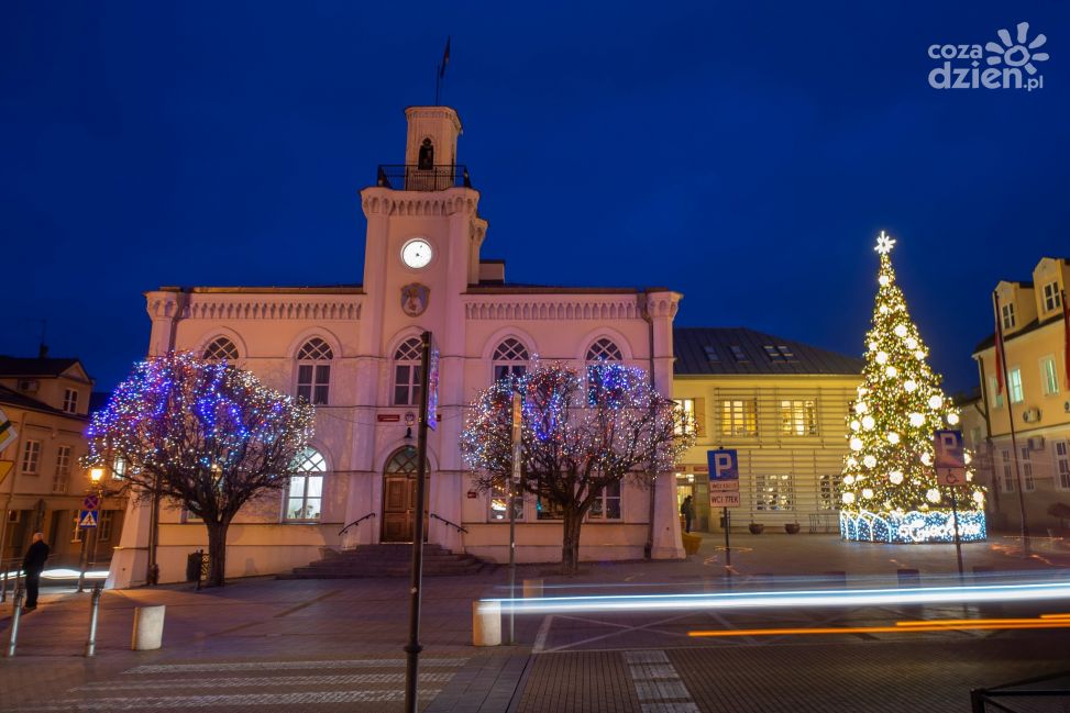 Świąteczne ozdoby podzieliły mieszkańców. "Wolałabym lodowisko niż iluminacje"