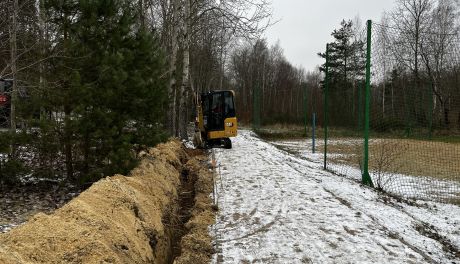 Krubin. Ruszyła budowa oświetlenia wokół kąpieliska