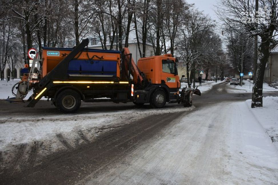Ciechanów pod śniegiem. "Prosimy o wyrozumiałość"