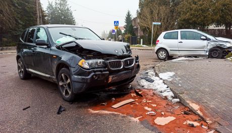 Ranne 12-letnie dziecko. Groźna kraksa na skrzyżowaniu